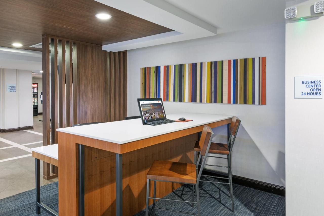 Holiday Inn Express Hotel & Suites Picayune By Ihg Bagian luar foto
